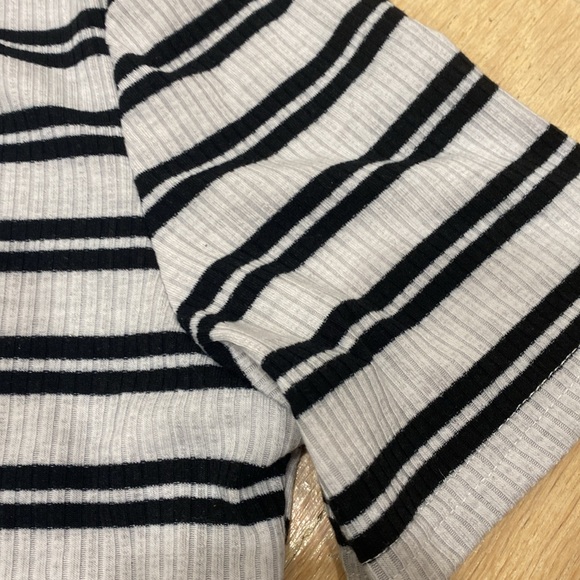 Comfy Ribbed T-Shirt - Large - Picture 4 of 8